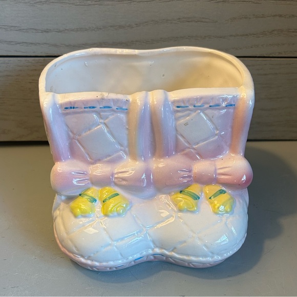 Vintage My Neil Ceramic Baby Booties Planter - Picture 1 of 5
